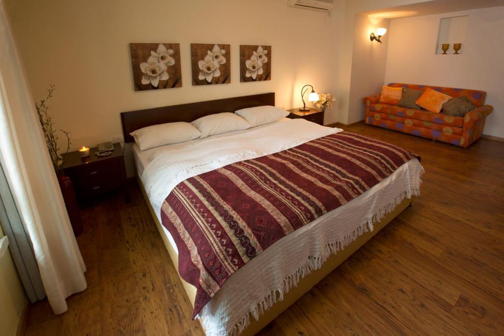 Zohar Badeshe Hotel Daliyya Bilik gambar